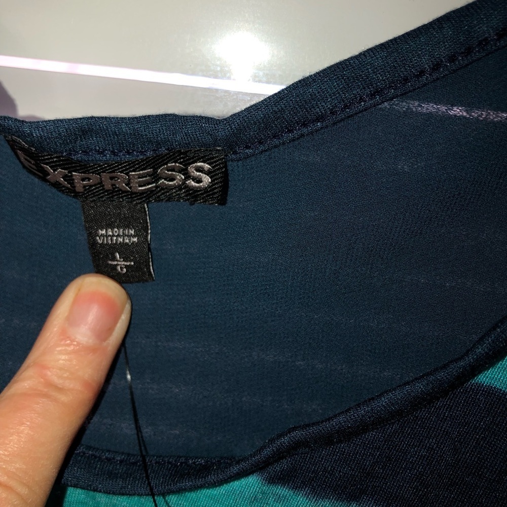 Express Top - Picture 4 of 4